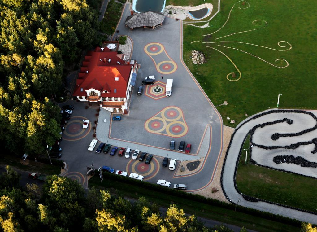 Malutkie Resort Radomsko Exteriör bild