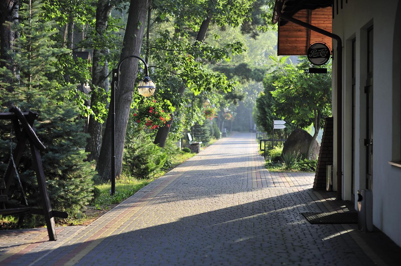 Malutkie Resort Radomsko Exteriör bild