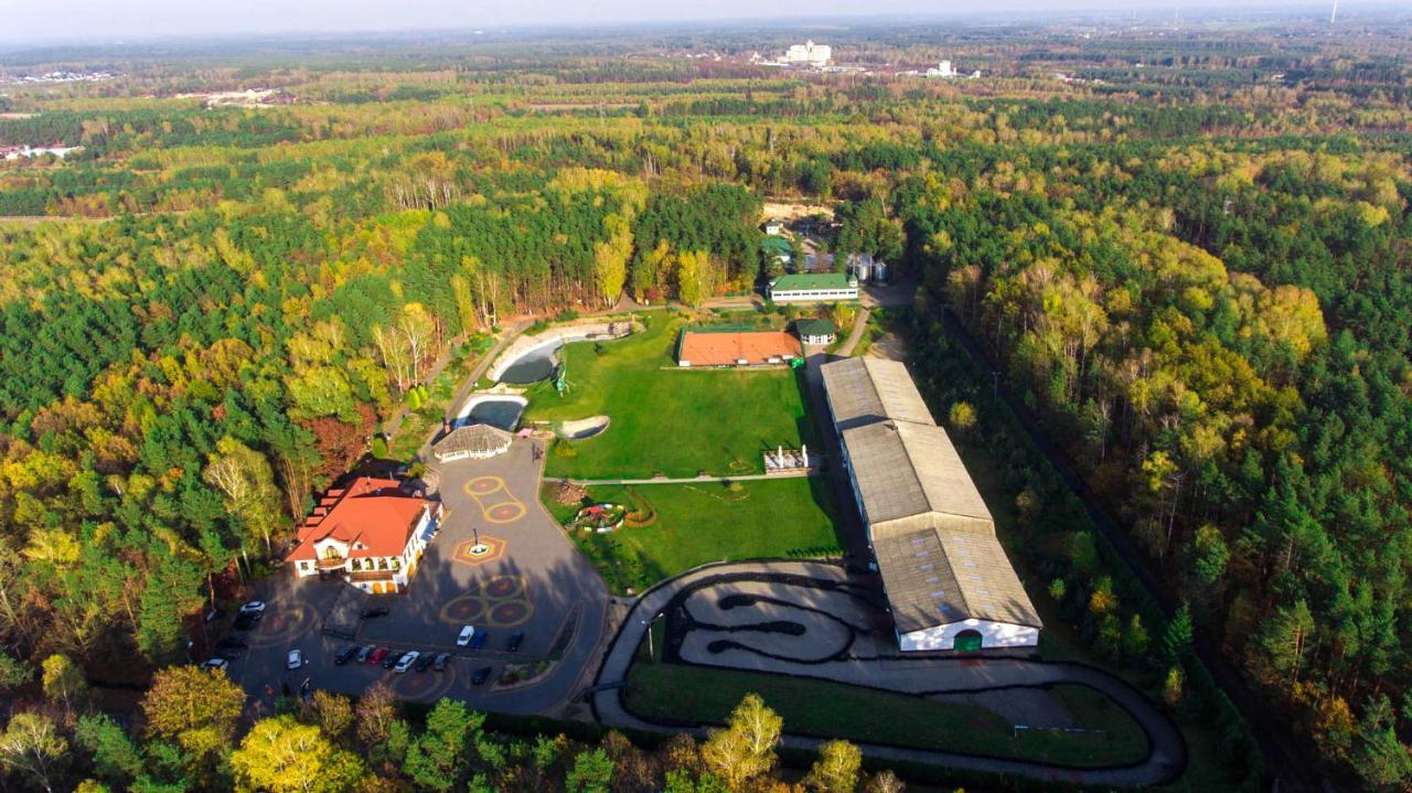 Malutkie Resort Radomsko Exteriör bild